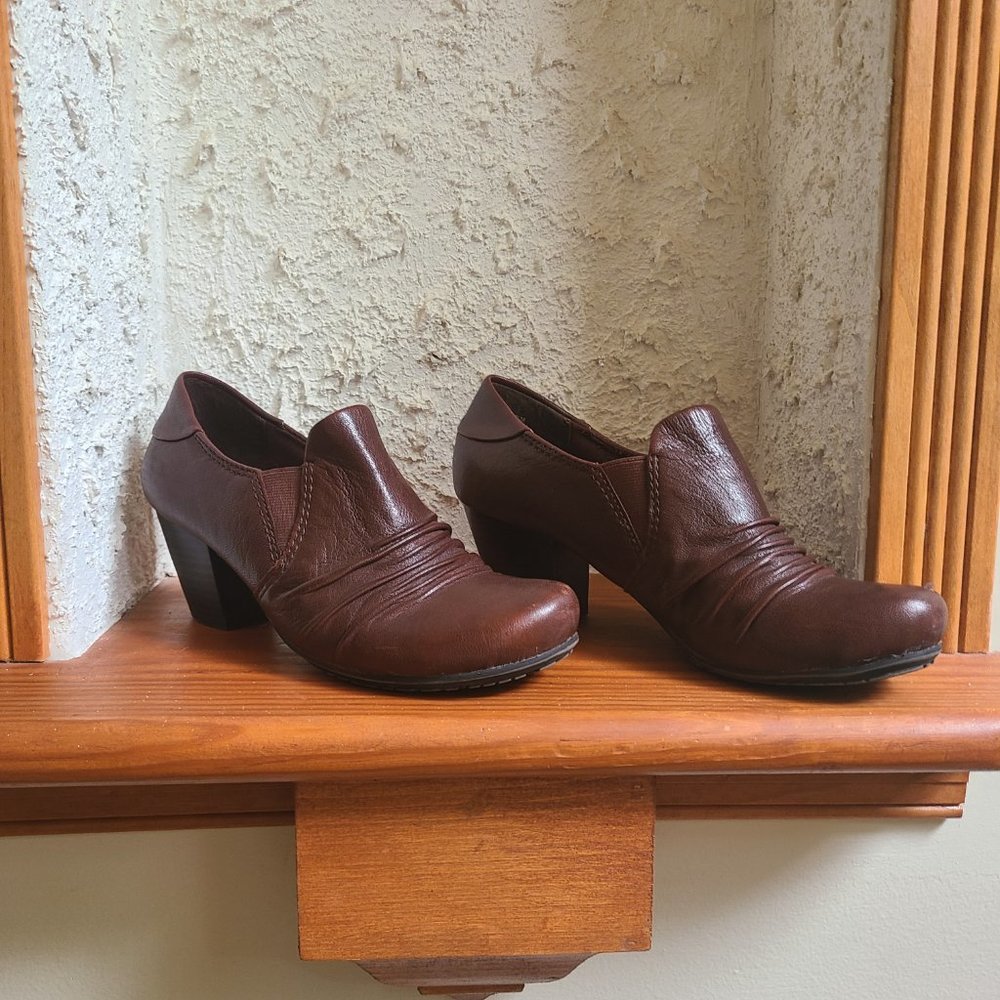 Cute Ankle Boots - Picture 2 of 8